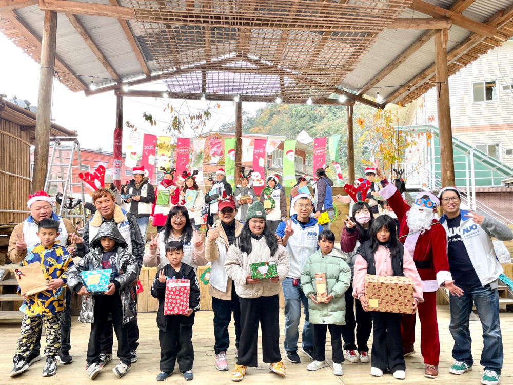 友達永續基金會號召「圓夢計畫」行動連續23年，由同仁凝聚內部愛心與資源送往偏鄉，累積為逾萬名兒童圓夢，實踐友達共創共好的永續精神。