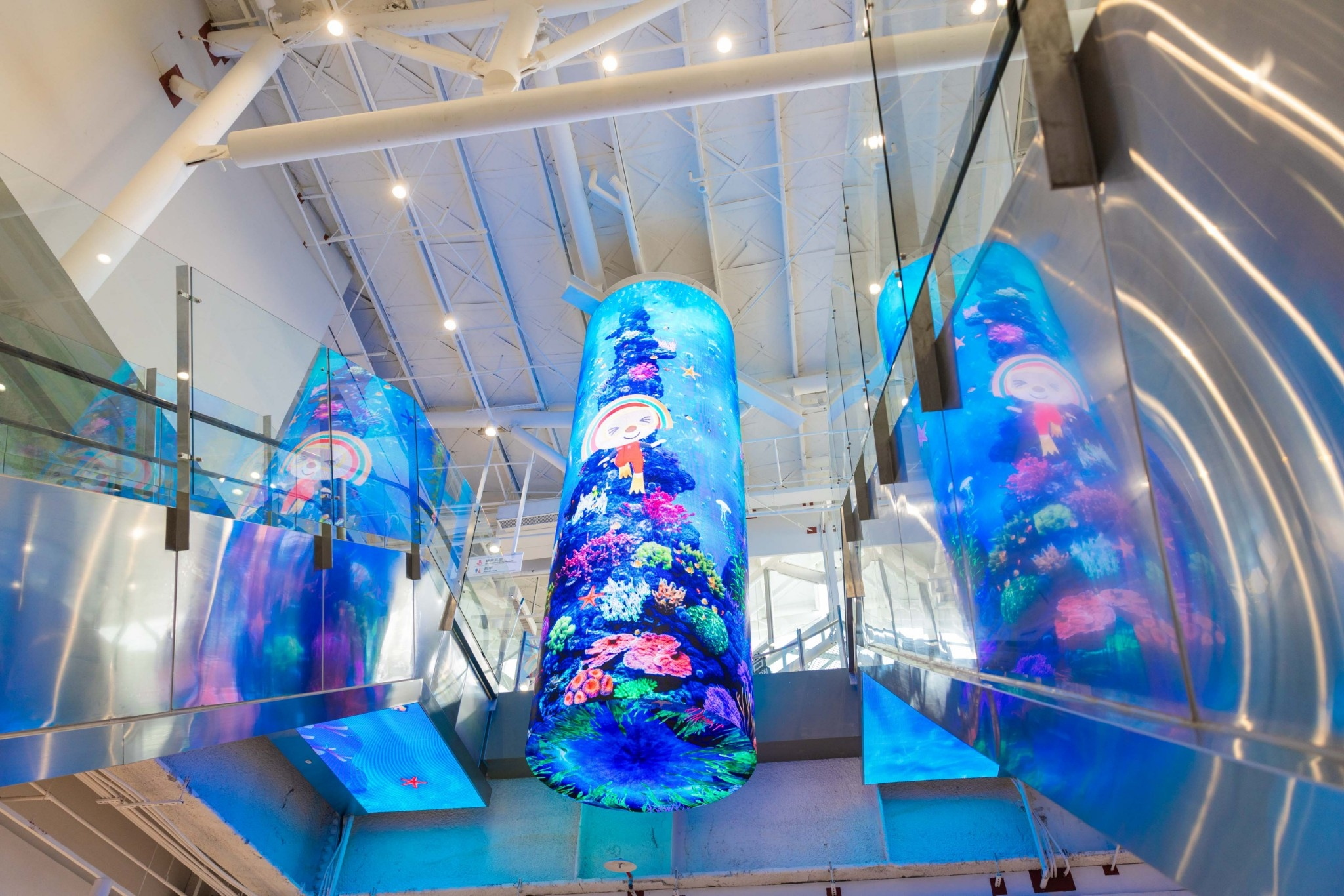 達擎與傑可達整合先進顯示技術與軟硬體應用服務，提供一系列大型LED顯示解決方案，為全新改裝開幕的「清水服務區」佈局嶄新視覺體驗。